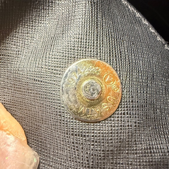 Michael Kors Hamilton Large Black Tote With Lock and Key - Picture 9 of 16